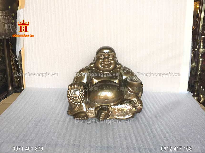 Pho tượng Phật Di Lặc ngồi bằng đồng mạ bạc sang trọng